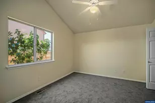 1033 E St, Independence, OR 97351 - Photo 16