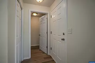 1033 E St, Independence, OR 97351 - Photo 26