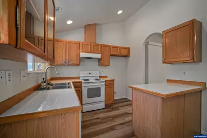 1033 E St, Independence, OR 97351 - Photo 12