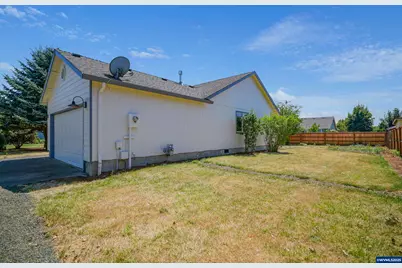 1033 E St, Independence, OR 97351 - Photo 34