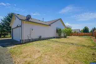 1033 E St, Independence, OR 97351 - Photo 34