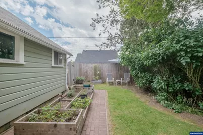 1138 9th Av SW, Albany, OR 97321 - Photo 46