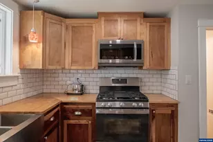 1138 9th Av SW, Albany, OR 97321 - Photo 22