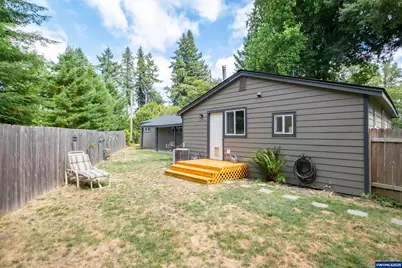 1049 N River Dr, Sweet Home, OR 97386 - Photo 28