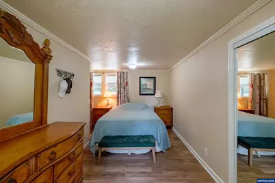 1049 N River Dr, Sweet Home, OR 97386 - Photo 14