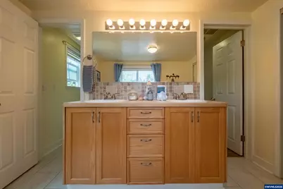 1049 N River Dr, Sweet Home, OR 97386 - Photo 22