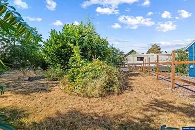 220 24th St SE, Salem, OR 97301 - Photo 16