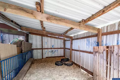 29236 Santiam Hwy, Lebanon, OR 97355 - Photo 32
