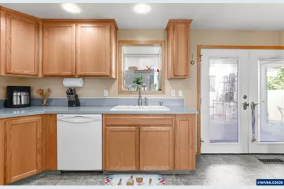 2247 Oregon Ct, Woodburn, OR 97071 - Photo 30