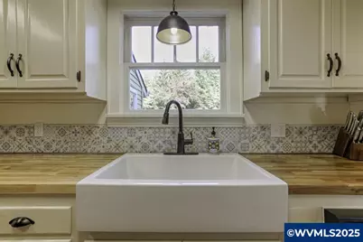 3945 Mistletoe Rd, Dallas, OR 97338 - Photo 8