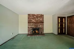 3295 Camellia Dr S, Salem, OR 97302 - Photo 10