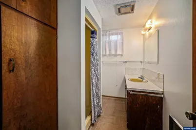 3295 Camellia Dr S, Salem, OR 97302 - Photo 32