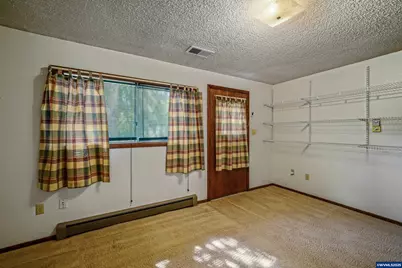 3295 Camellia Dr S, Salem, OR 97302 - Photo 34