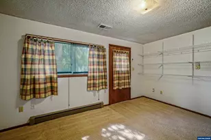 3295 Camellia Dr S, Salem, OR 97302 - Photo 34