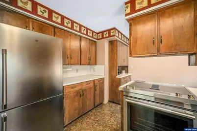 3295 Camellia Dr S, Salem, OR 97302 - Photo 16