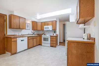 2661 NW Princess St, Corvallis, OR 97330 - Photo 8