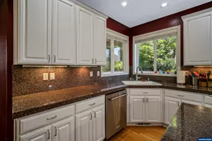 595 Harbourtown Ct SE, Salem, OR 97306 - Photo 22