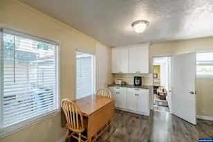 820 Rosemont Ave NW, Salem, OR 97304 - Photo 8