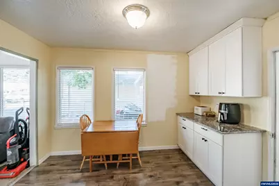 820 Rosemont Av NW, Salem, OR 97304 - Photo 14