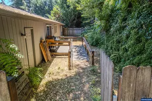 304 Boone Rd SE, Salem, OR 97306 - Photo 16