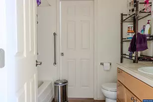 304 Boone Rd SE, Salem, OR 97306 - Photo 8