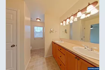 824 SE Bayshore Cir, Corvallis, OR 97333 - Photo 24
