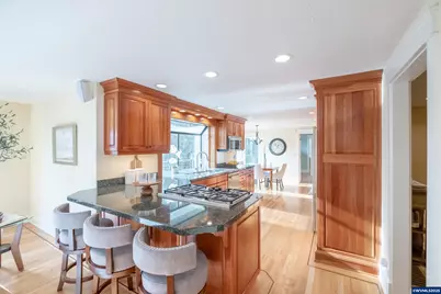 341 Maple Hill Dr NW, Salem, OR 97304 - Photo 16