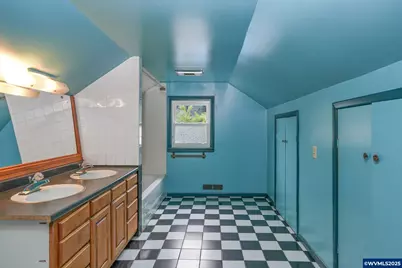 601 S Water St, Silverton, OR 97381 - Photo 34