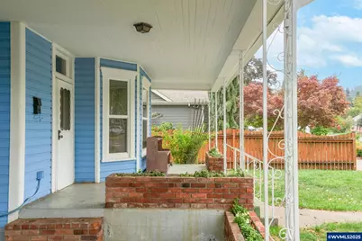 601 S Water St, Silverton, OR 97381 - Photo 8