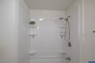 785 W B St, Lebanon, OR 97355 - Photo 34