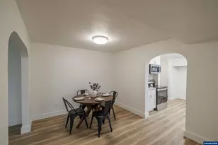 785 W B St, Lebanon, OR 97355 - Photo 4