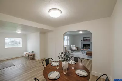 785 W B St, Lebanon, OR 97355 - Photo 6