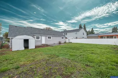 785 W B St, Lebanon, OR 97355 - Photo 42