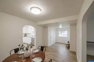 785 W B St, Lebanon, OR 97355 - Photo 14