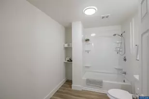 785 W B St, Lebanon, OR 97355 - Photo 32