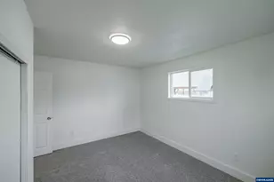 785 W B St, Lebanon, OR 97355 - Photo 30