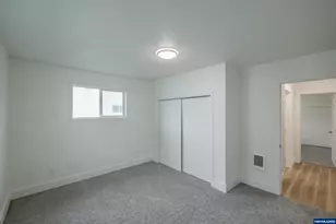 785 W B St, Lebanon, OR 97355 - Photo 28