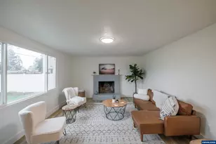 785 W B St, Lebanon, OR 97355 - Photo 12