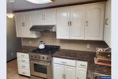 1006 Mountain View Rd Rd, Sweet Home, OR 97386 - Photo 18