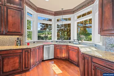 8438 Cascade Hwy Hwy NE, Silverton, OR 97381 - Photo 8