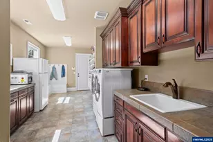 8438 Cascade Hwy Hwy NE, Silverton, OR 97381 - Photo 16