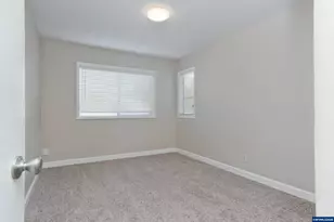 2630 Mountain View Dr S, Salem, OR 97302 - Photo 20