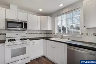 372 Pamela Ct, Jefferson, OR 97352 - Photo 10