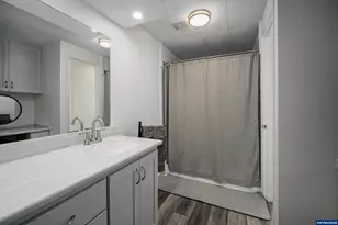 5422 Portland Rd NE, Salem, OR 97305 - Photo 24