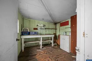 5422 Portland Rd NE, Salem, OR 97305 - Photo 36