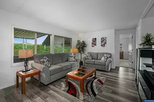 5422 Portland Rd NE, Salem, OR 97305 - Photo 18