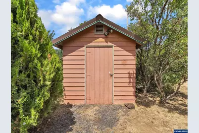 328 S 1st St, Mill City, OR 97360 - Photo 46