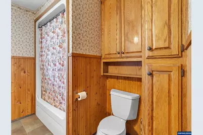 328 S 1st St, Mill City, OR 97360 - Photo 40