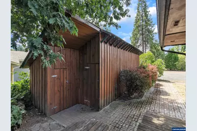 328 S 1st St, Mill City, OR 97360 - Photo 16
