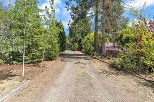 328 S 1st St, Mill City, OR 97360 - Photo 10